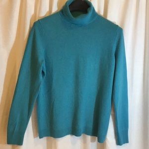 Cashmere t-neck sweater